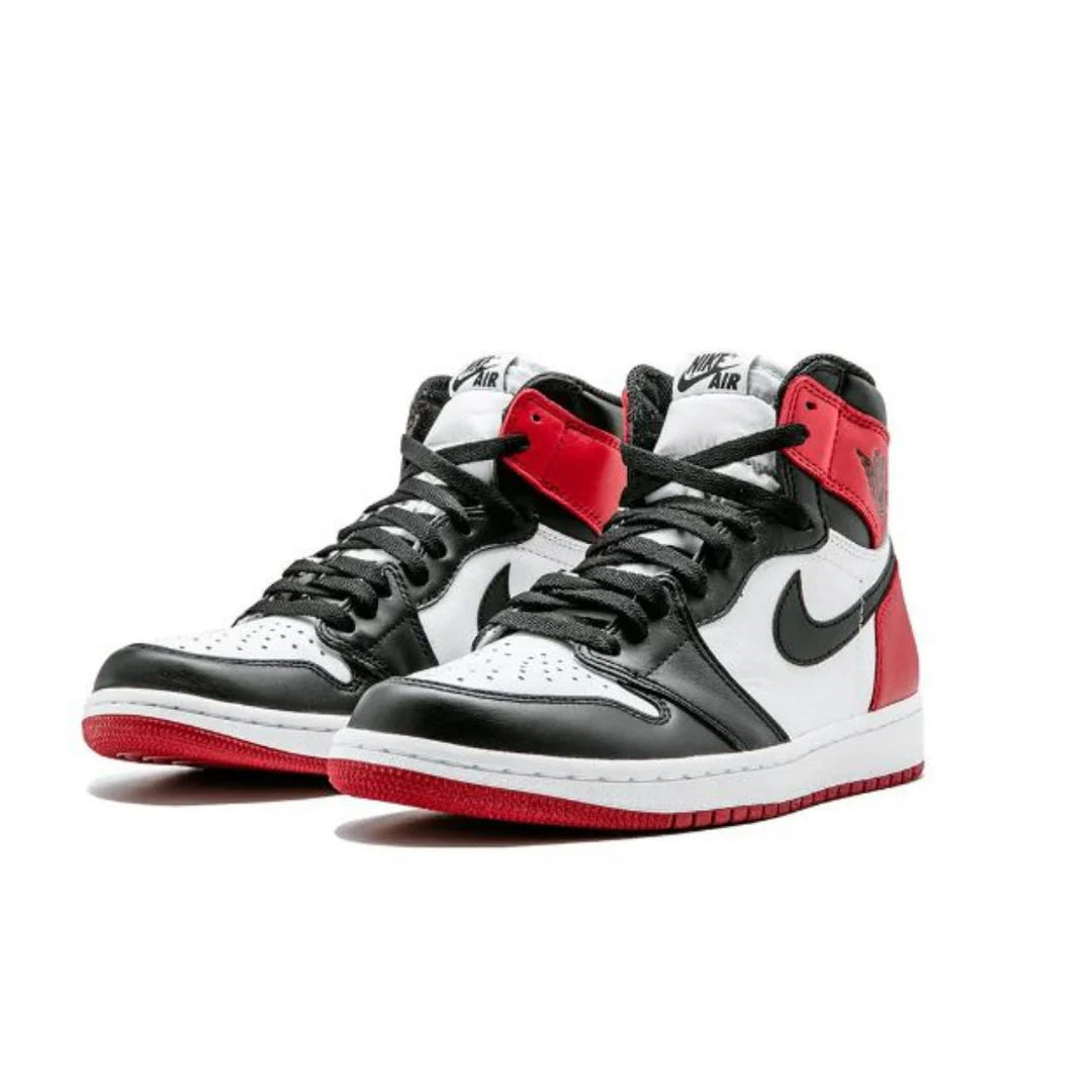Air Jordan 1 Retro Mid Black Toe