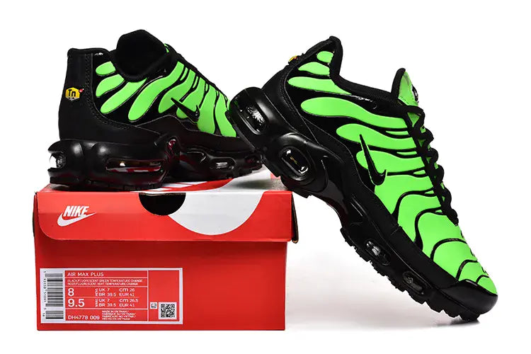 Nike Tn Air Max Plus Noir Vert / Green Change Couleur Avec Feu