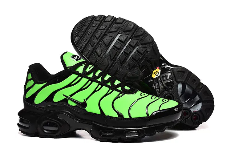Nike Tn Air Max Plus Noir Vert / Green Change Couleur Avec Feu