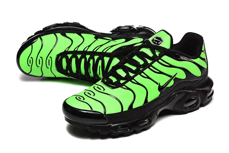 Nike Tn Air Max Plus Noir Vert / Green Change Couleur Avec Feu