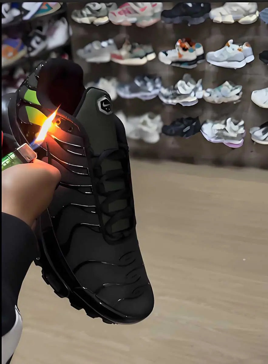 Nike Tn Air Max Plus Noir Vert / Green Change Couleur Avec Feu